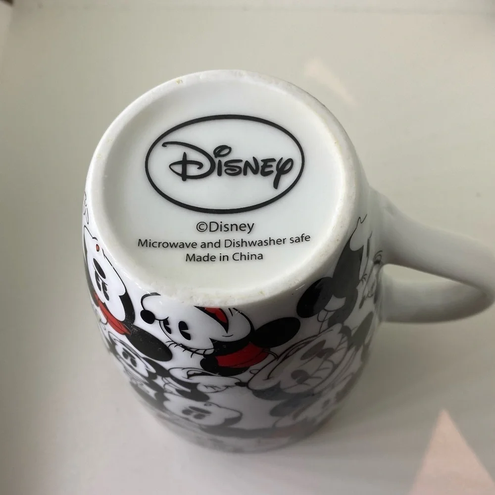 Disney Minnie  & Mickey Mouse Faces All Over Coffee Mug Black White Red …